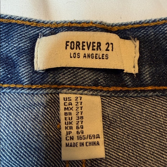 Forever 21 Classic Blue Jean Shorts - Picture 4 of 4